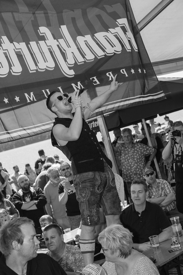 Voller Einsatz für Andreas Gabalier Double Tobi in Frankfurt