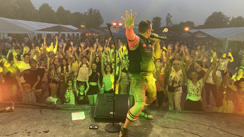 Tobi Andreas Gabalier Double bei einem Open Air Konzert